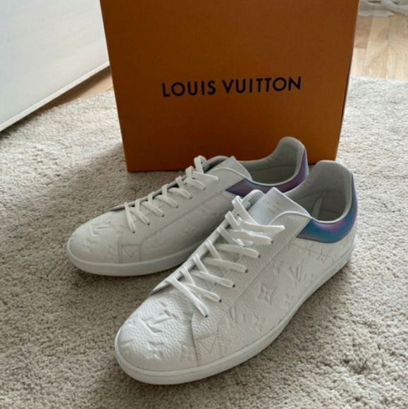 ❤SOLD❤ never worn Louis Vuitton White Sneaker - Picture 1 of 5